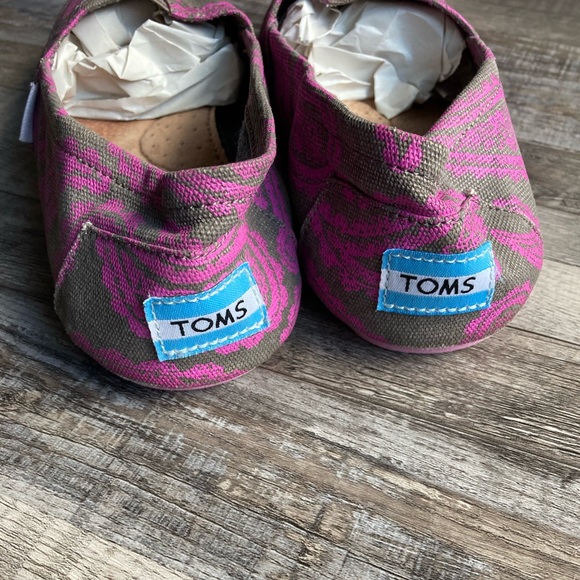 TOMS PINK AND GREY PAISLEY PRINT SHOES W7.5 - Picture 4 of 10